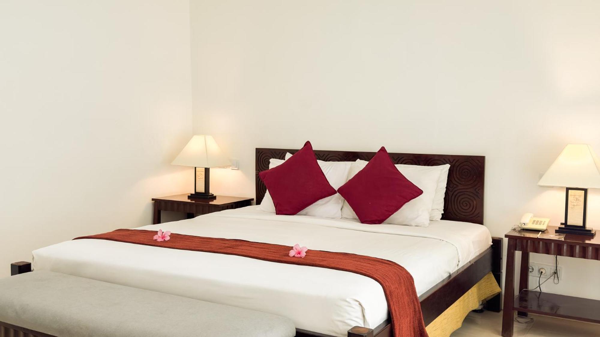 Legong Keraton Beach Hotel Canggu Exterior foto