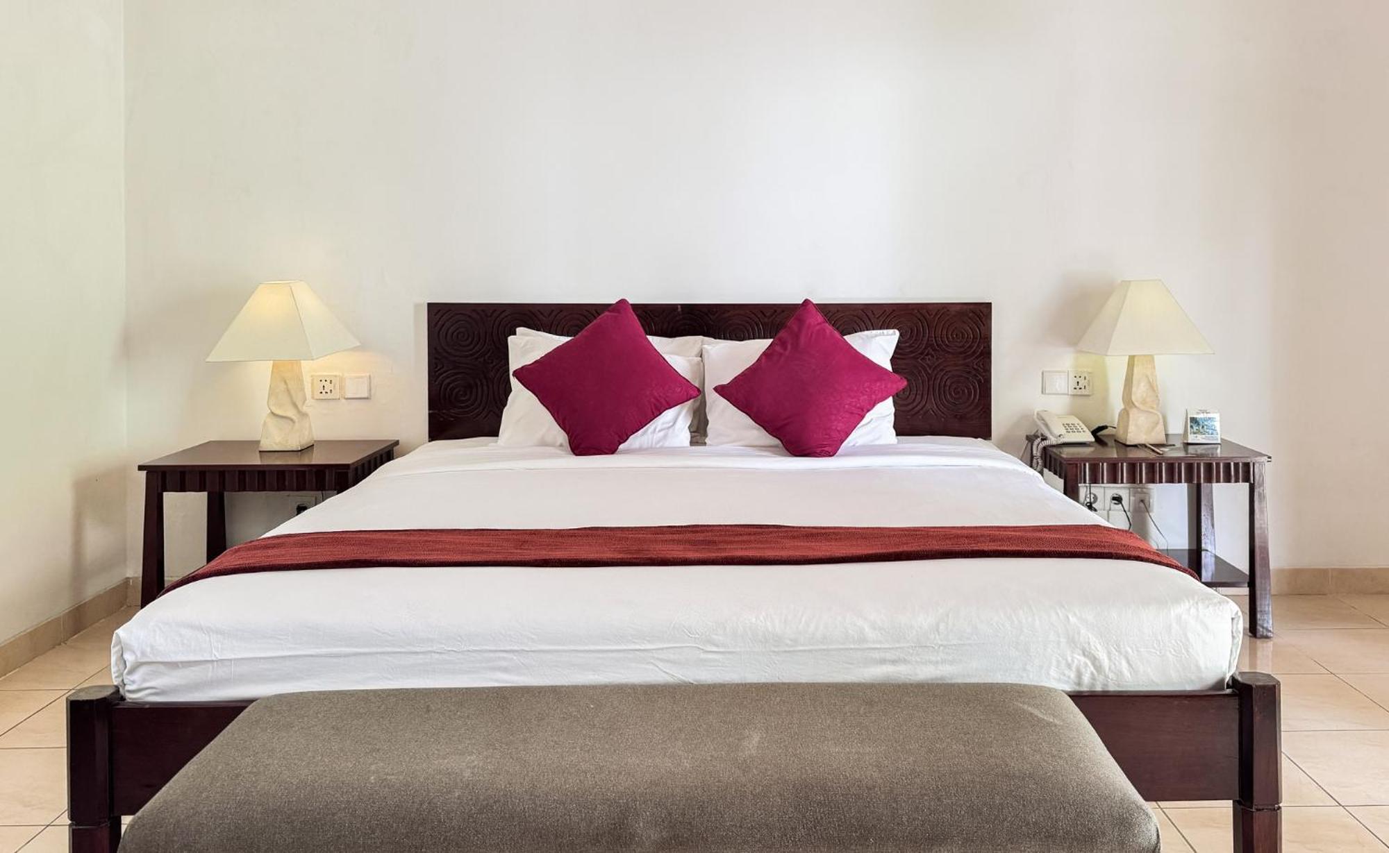 Legong Keraton Beach Hotel Canggu Exterior foto